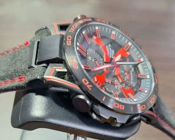 カシオ　エディフィス　EQB-2000HR-1AJR