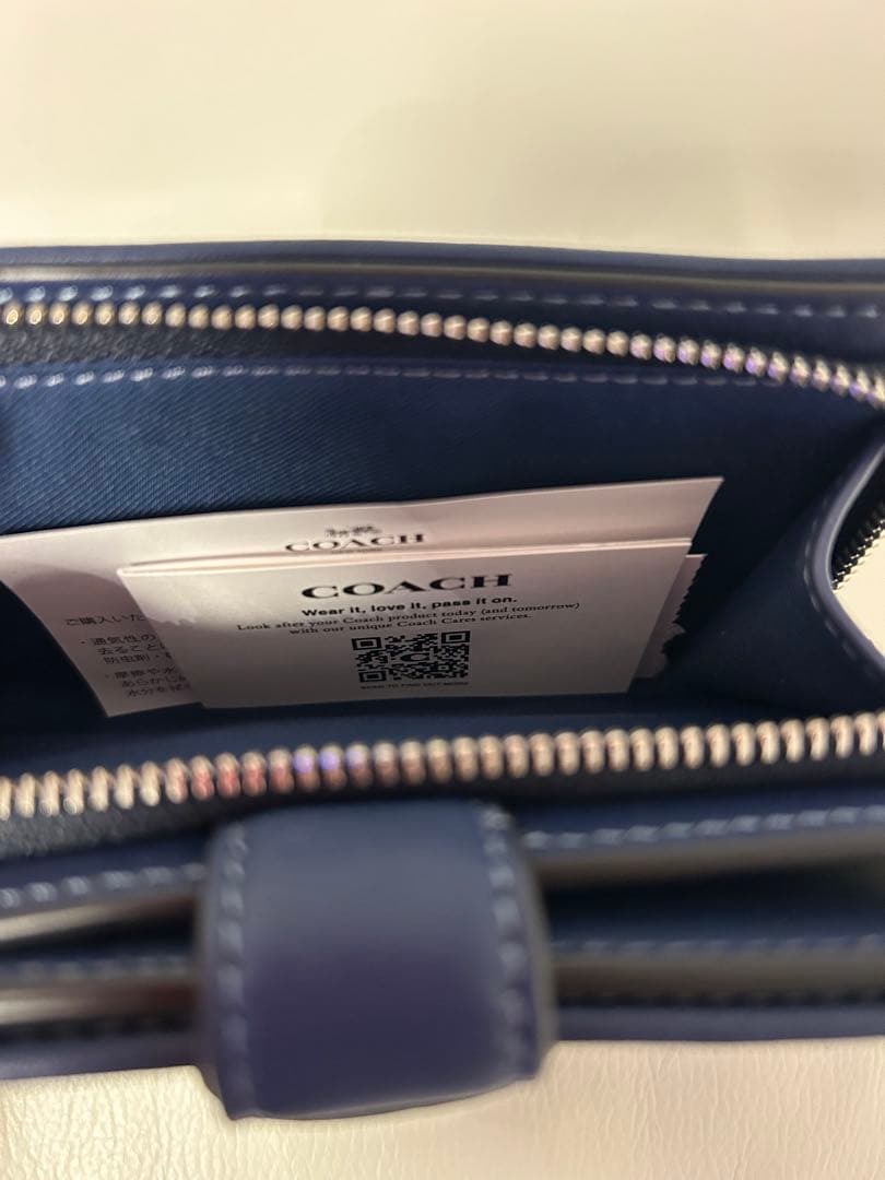 新品 COACH ネイビー 二つ折り財布
