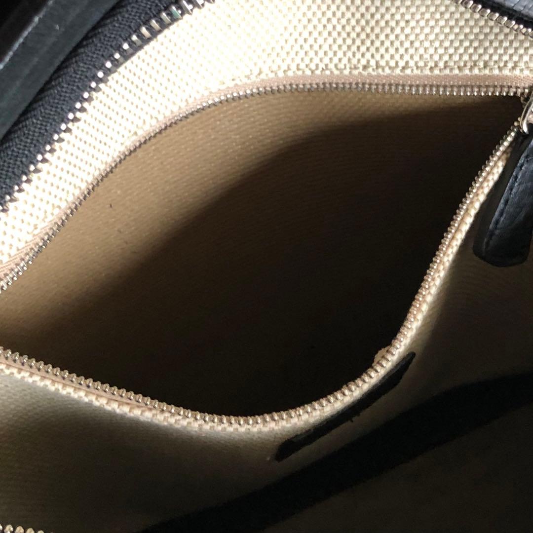 【極美品 イタリア製本革】フルラ　ハンドバッグ　黒　シボ　A4