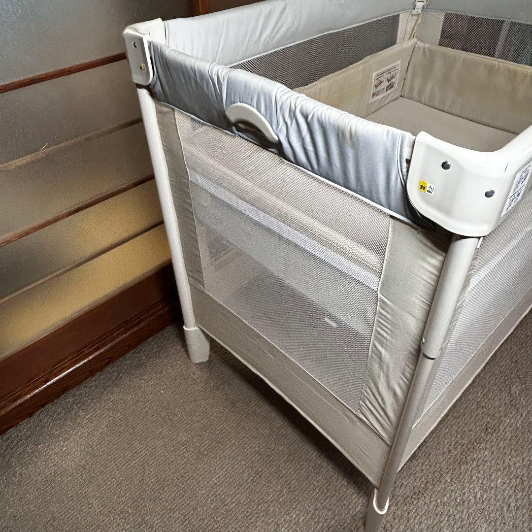 ★Aprica ココネルエアー AB　ホワイトグレー　ベビーベッド