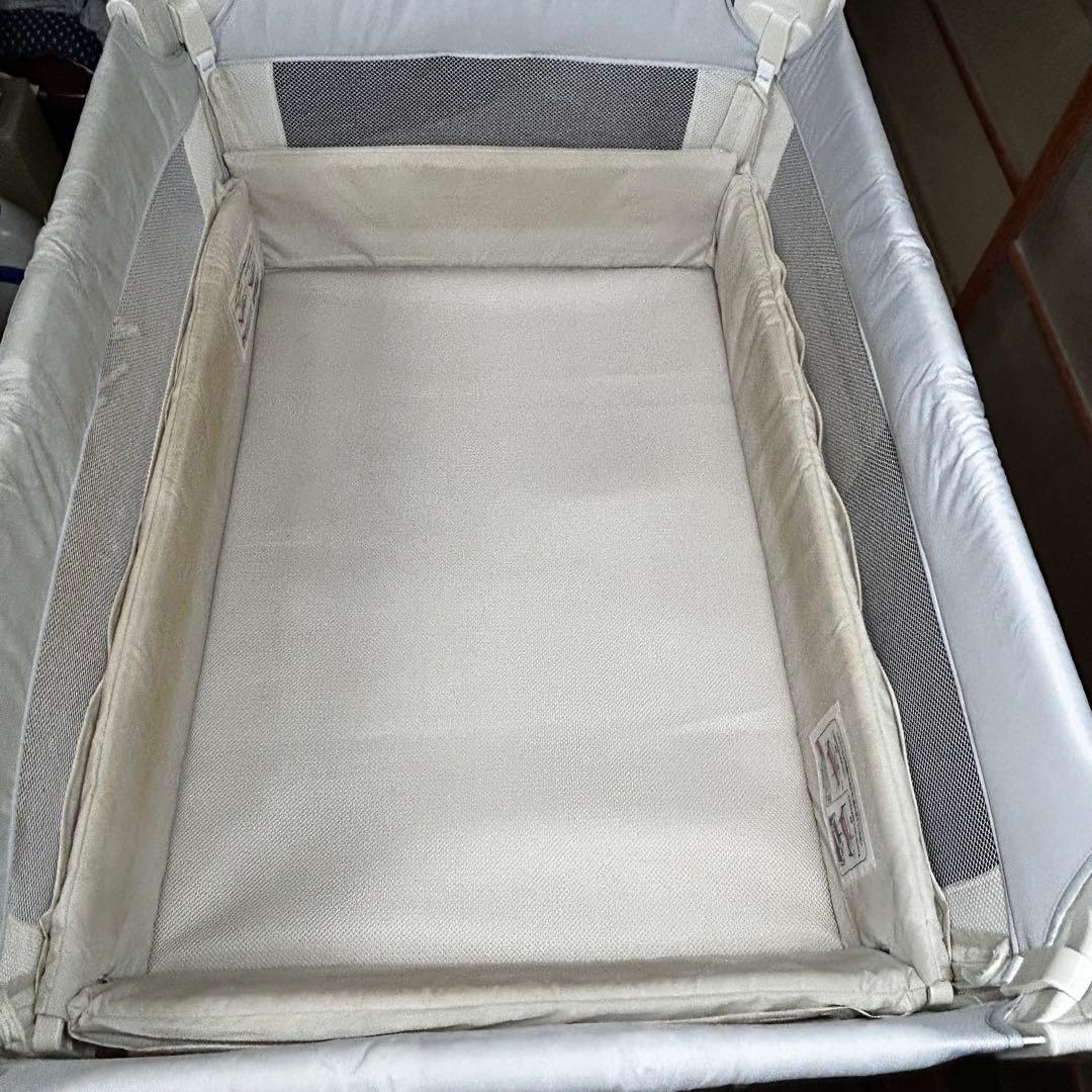 ★Aprica ココネルエアー AB　ホワイトグレー　ベビーベッド