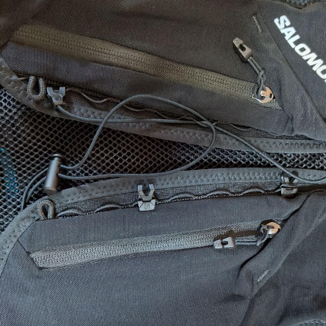 kazaky です。 SALOMON ADV SKIN 12 ブラック