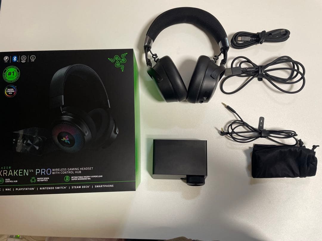 ヘッドホン Razer Kraken v4 Pro/Base Station Chroma