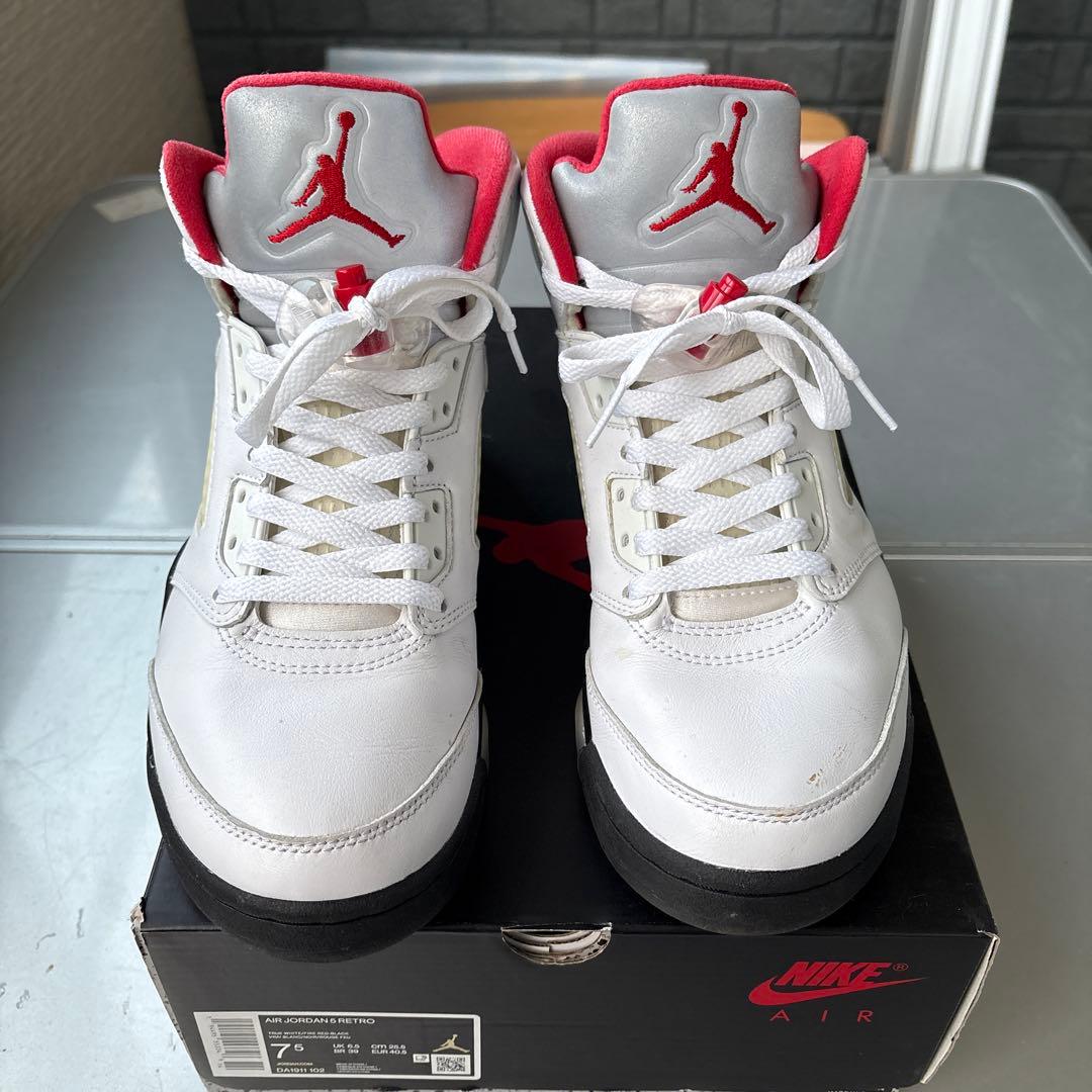 Air Jordan 5 Retro ホワイト/レッド 25.5cm