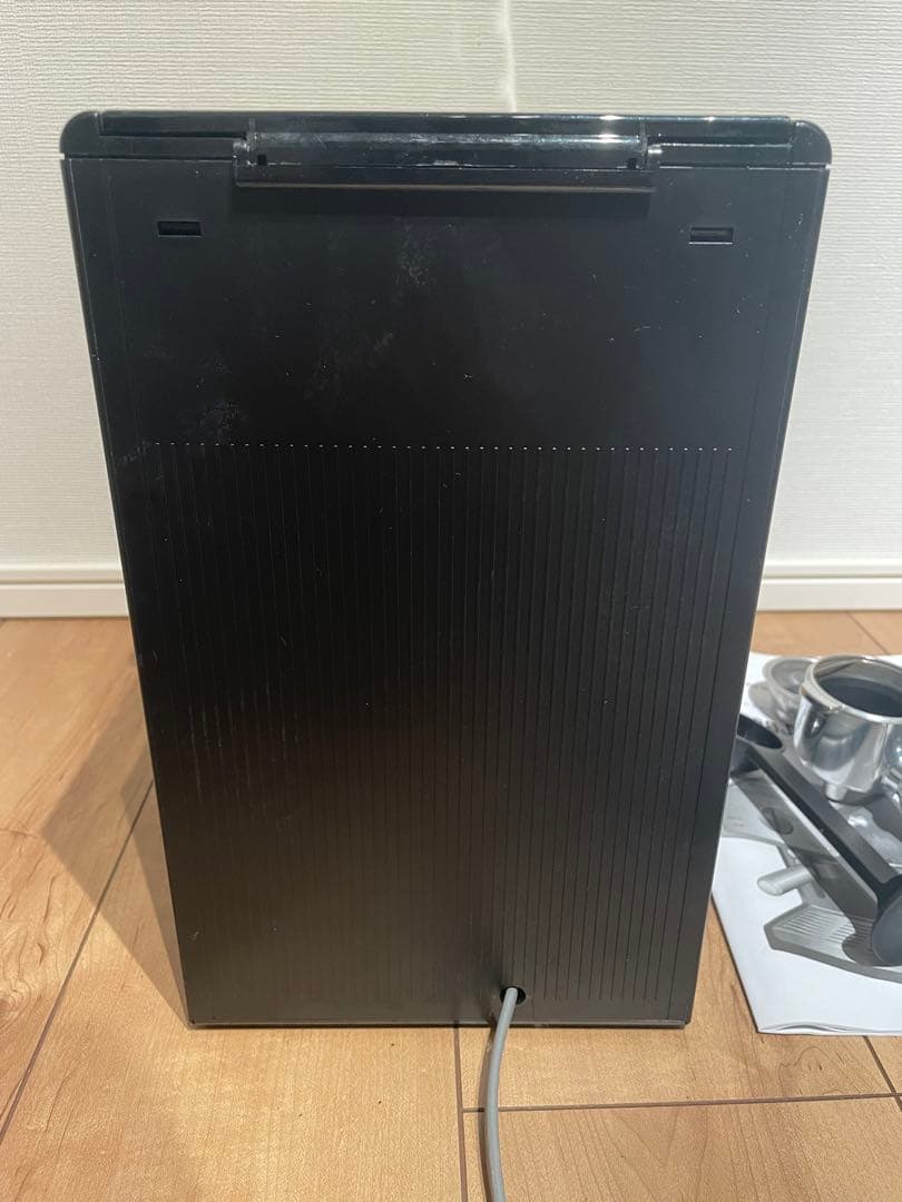 デロンギ　エスプレッソマシン ECP3220J-BK ブラック