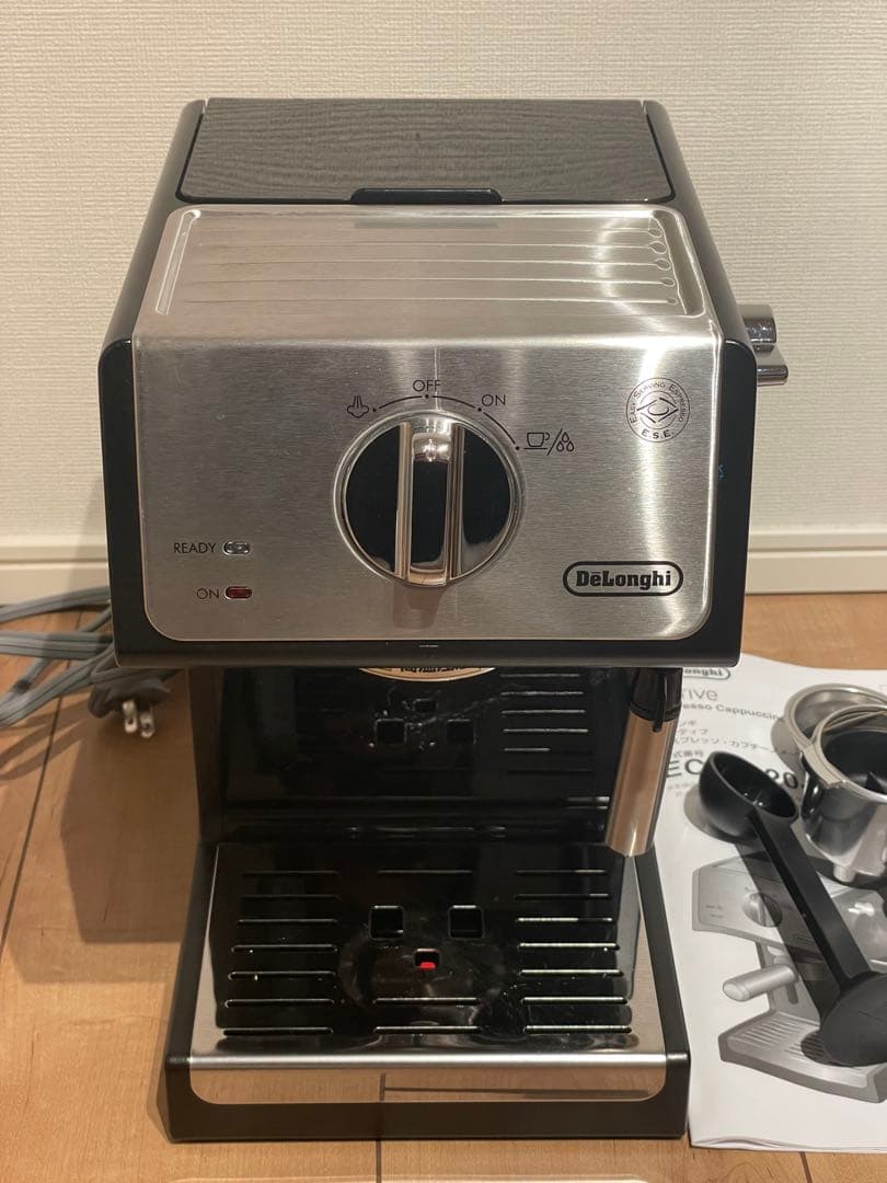 デロンギ　エスプレッソマシン ECP3220J-BK ブラック