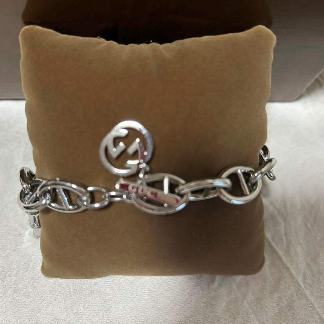 【お値下げ中美品】GUCCI チャーム付きチェーンブレスレットレディース腕時計