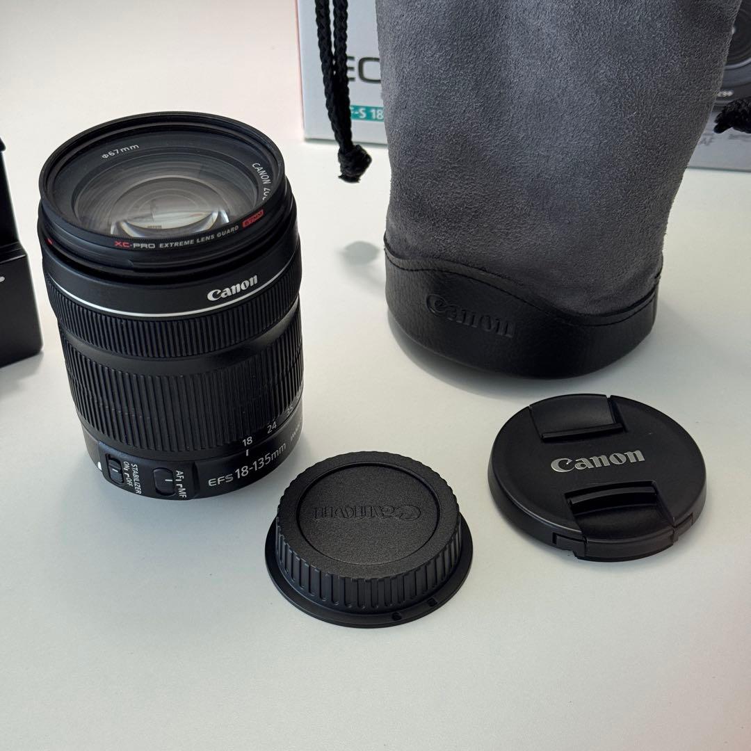 Canon EOS 70D デジタル一眼レフ 本体とレンズ付き