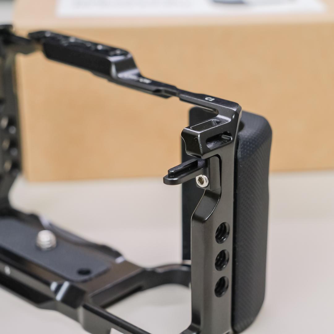 【値下げ】SONY ZV-E10 リグ、シューティンググリップ、フィルター付