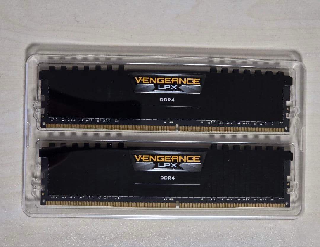 Corsair DDR4-3200MHz メモリ 16GB [8GB×2枚]