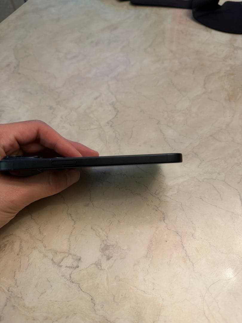 Apple iPhone 15 スペースブラック 125GB simフリー