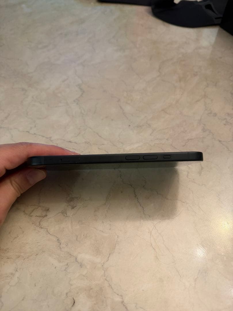 Apple iPhone 15 スペースブラック 125GB simフリー