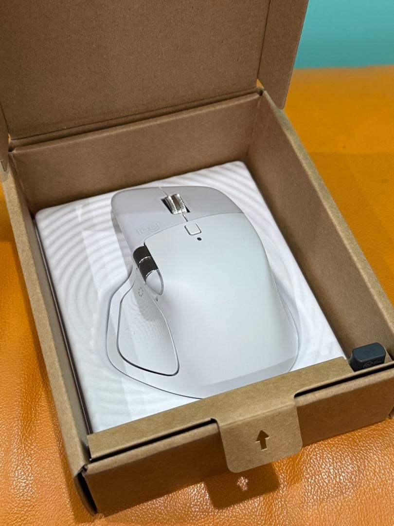 Logitech MX Master 4 ホワイト