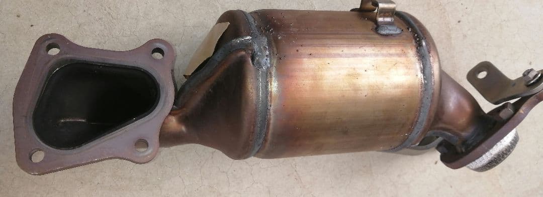 新車外しスイフトスポーツzc33s用　純正触媒キャタライザー、フロントパイプ