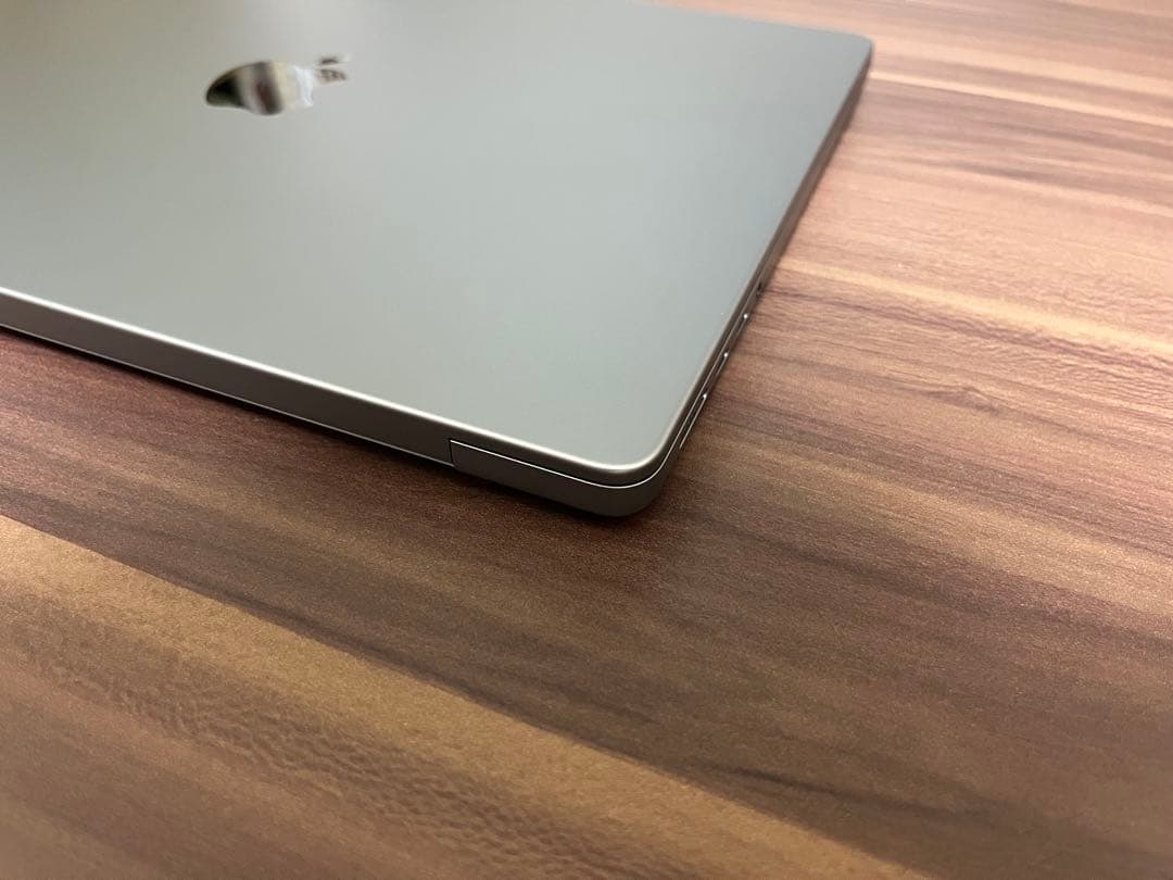 【美品】MacBook Pro 14インチ M3 (2023年モデル) 16GB