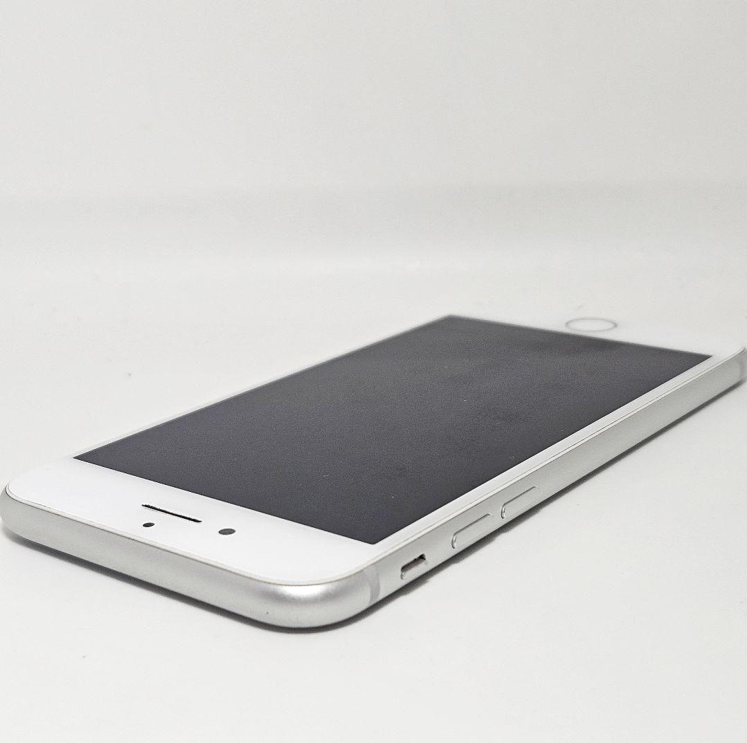 美品 動作品 iPhone8 256GB シルバー SIMフリー 本体