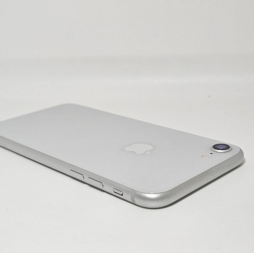 美品 動作品 iPhone8 256GB シルバー SIMフリー 本体