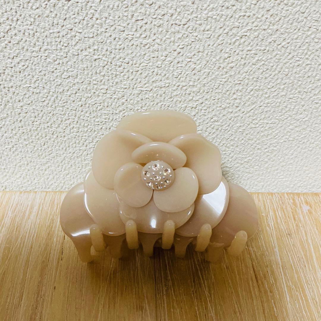 Alexandre de paris カメリアクリップ　ベージュ