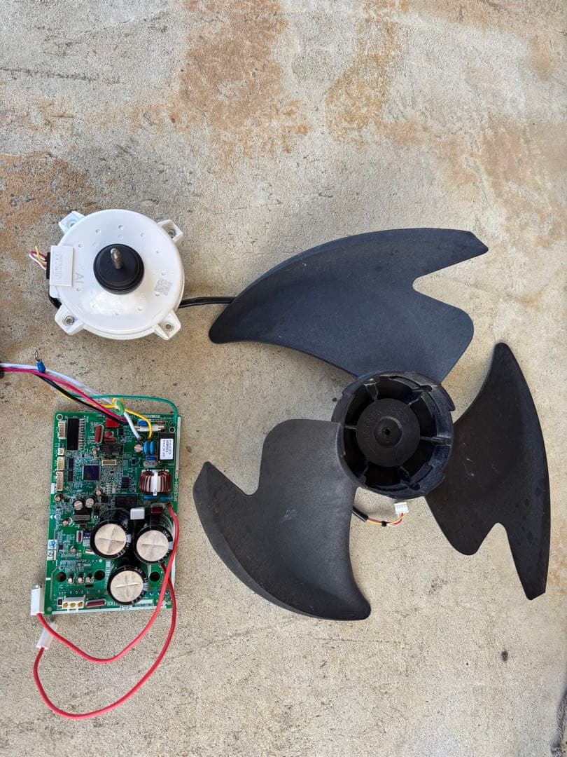 ダイキンエアコン R36UES 基板とファンモーターセット