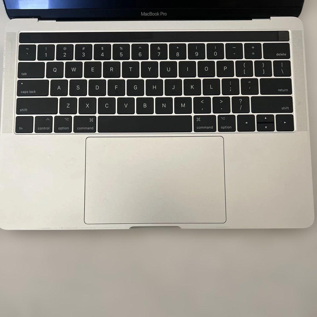 MacBook Pro 13インチ Core i7 2017 モニターに難あり