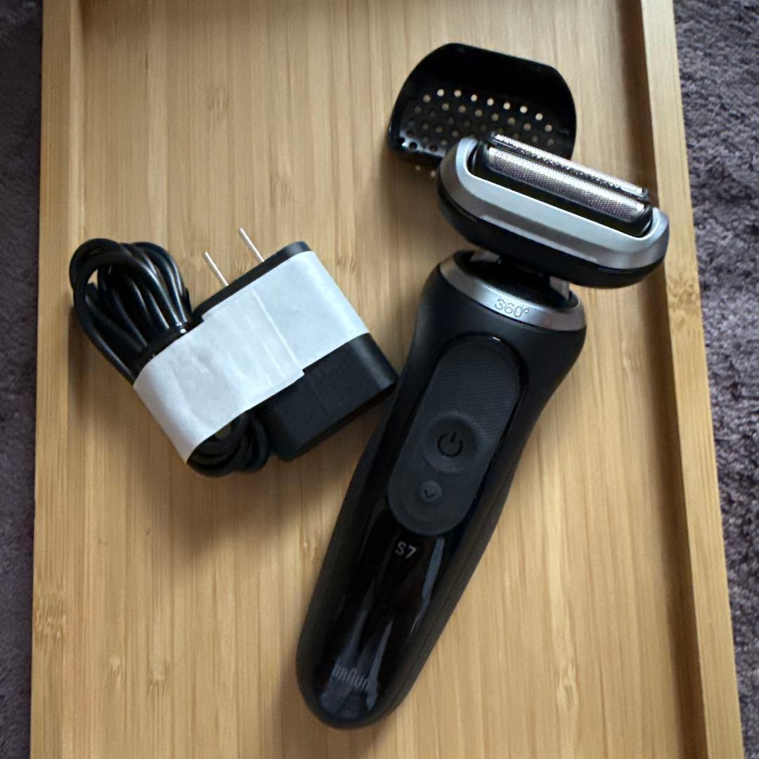 BRAUN S7 メンズ電気シェーバー　ブラック　未使用品