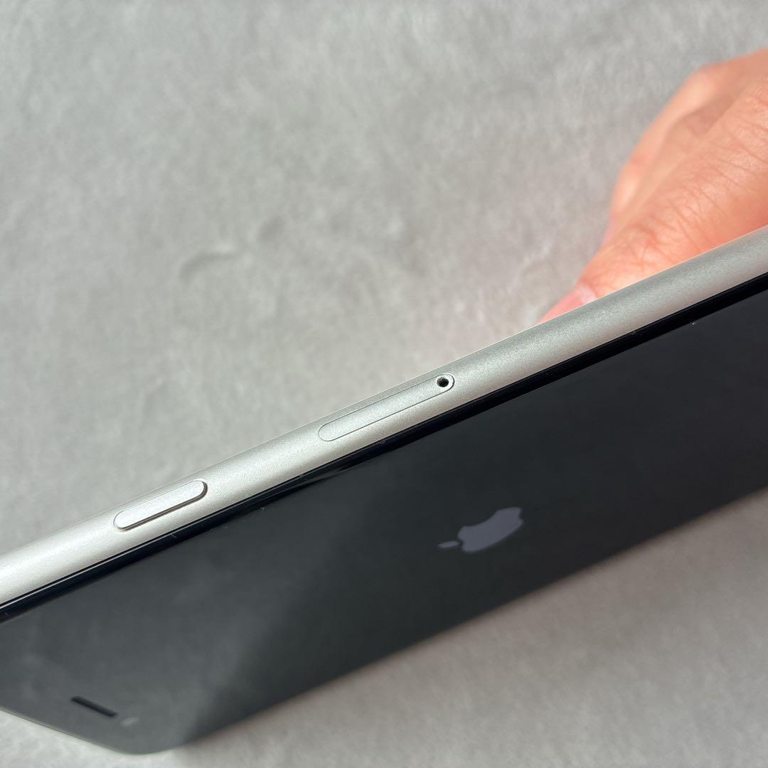 Apple iPhone SE第2世代 ホワイト 本体のみ