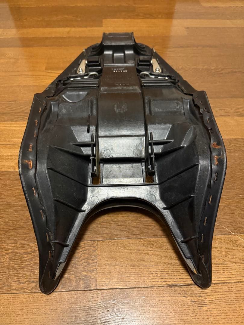 ホーネット250 純正シート・テールレンズ