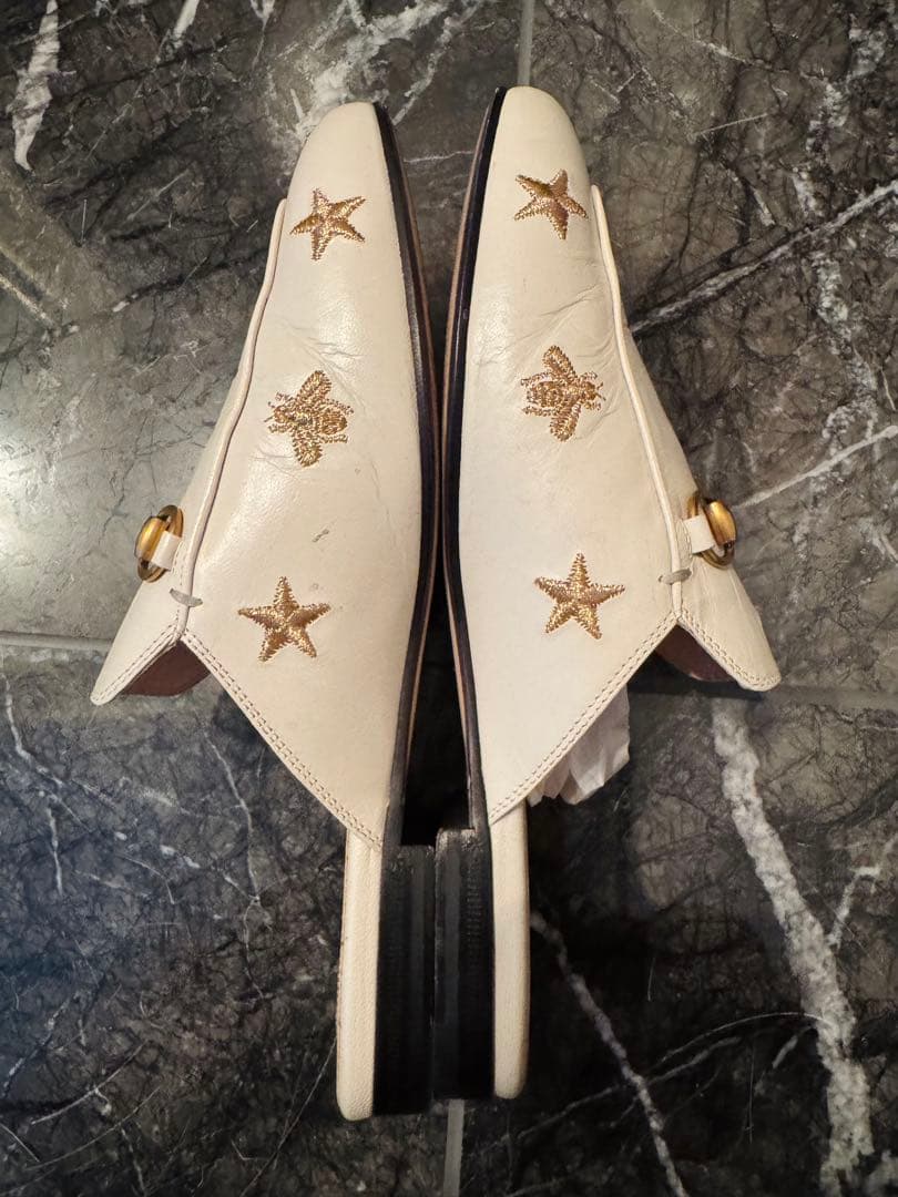 最終値下げ　Gucci 白ミュール 星と蜂刺繍　グッチ