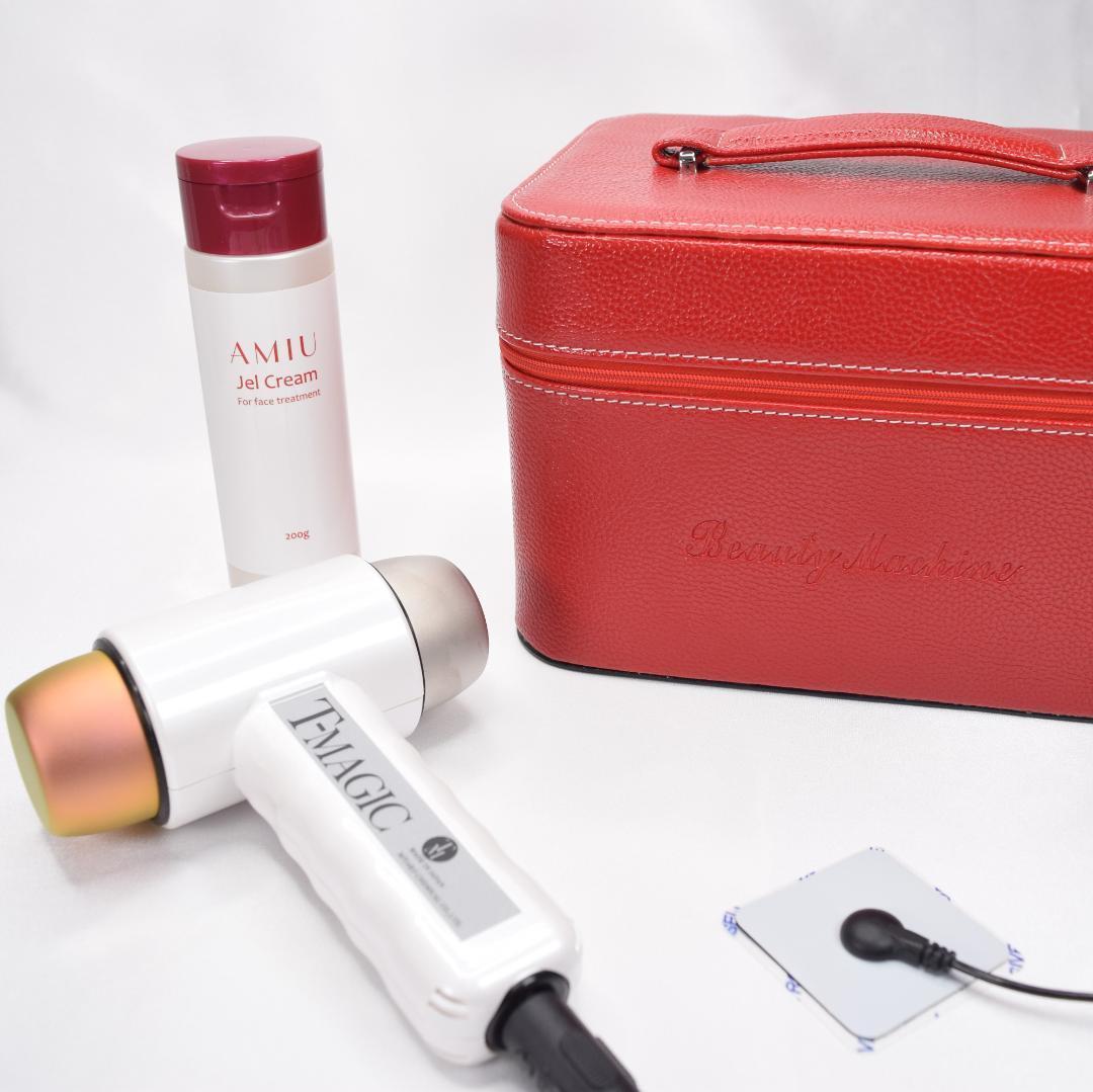 【新品・未使用】T-MAGIC ティーマジック　白　美顔器　小顔ケア　美容液付き