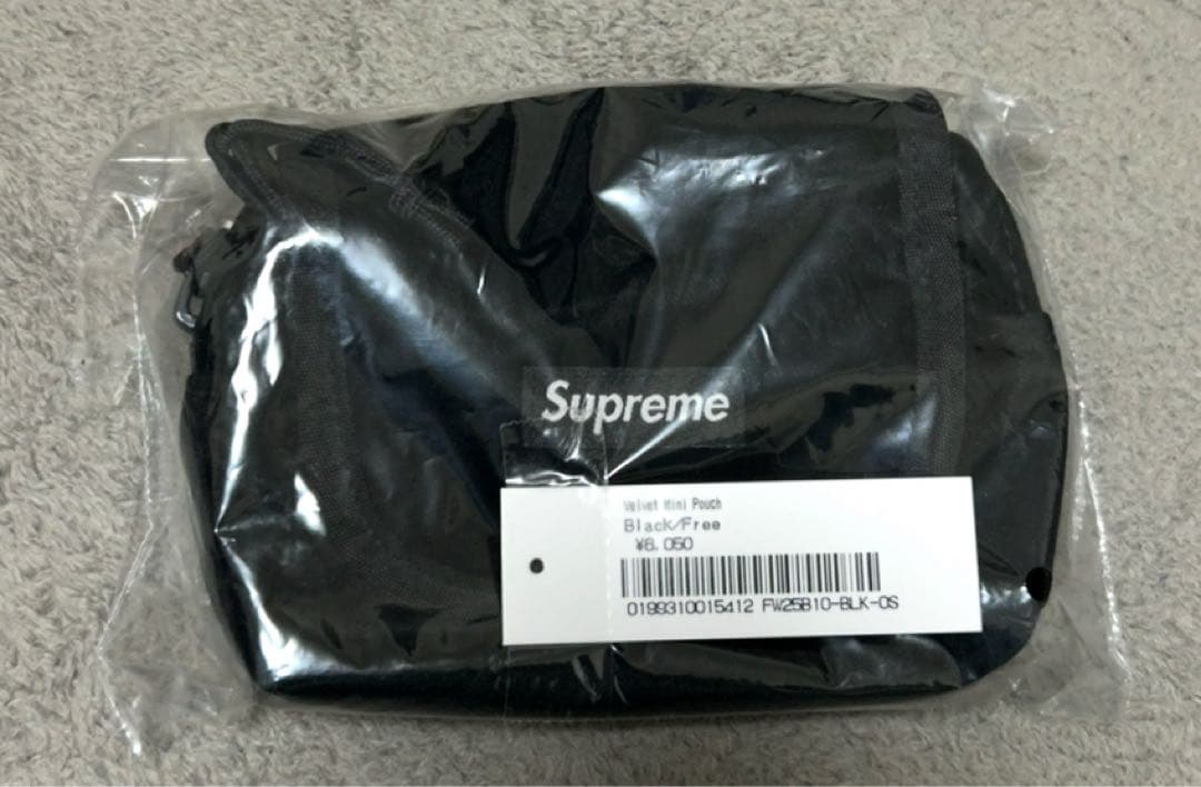 本日最終値下げ　Supreme Velvet Mini Pouch Black