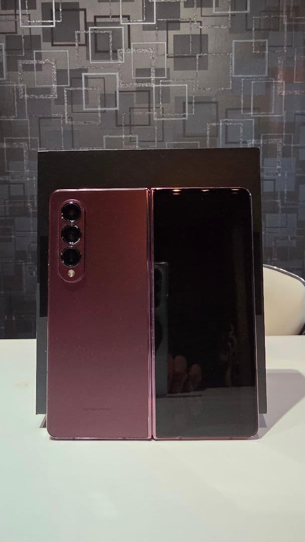 【超希少！日本未発売】Galaxy Z Fold4 バーガンディ 256GB