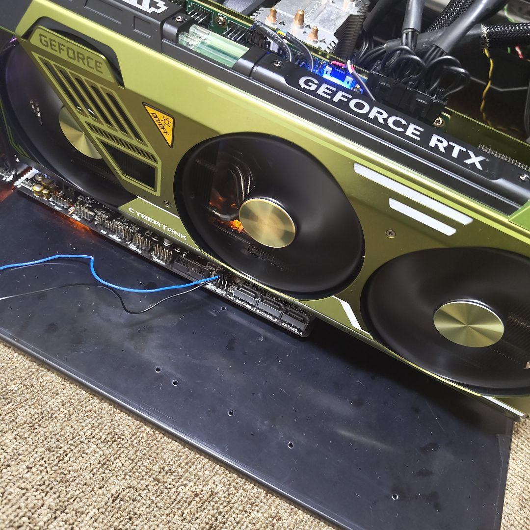 Tesla V100 32GB+SXM2→PCIE変換+RTX4090冷却機構