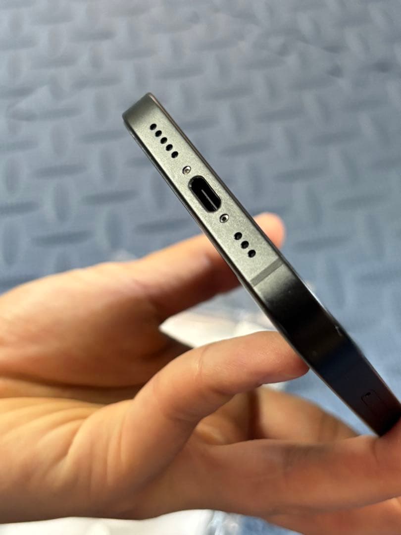 iPhone16e 美品 ブラックsimフリー