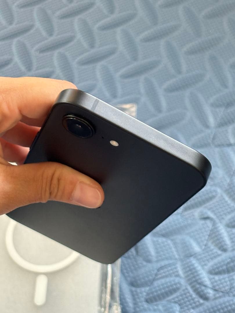 iPhone16e 美品 ブラックsimフリー