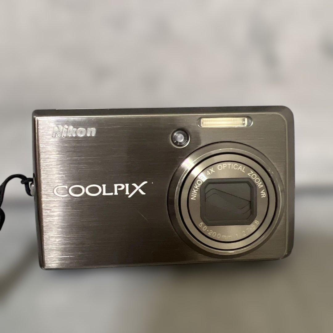 Nikon COOLPIX s600 コンパクトデジタルカメラ
