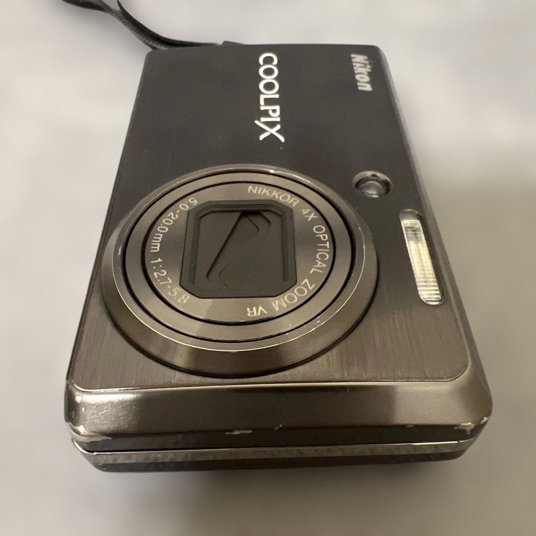 Nikon COOLPIX s600 コンパクトデジタルカメラ