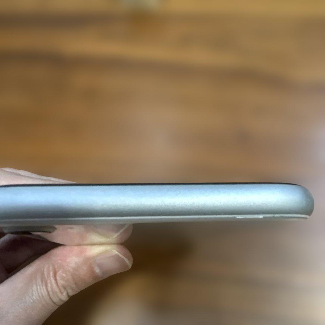 Apple iPhone se2 64gb ホワイト 本体 バッテリー83%