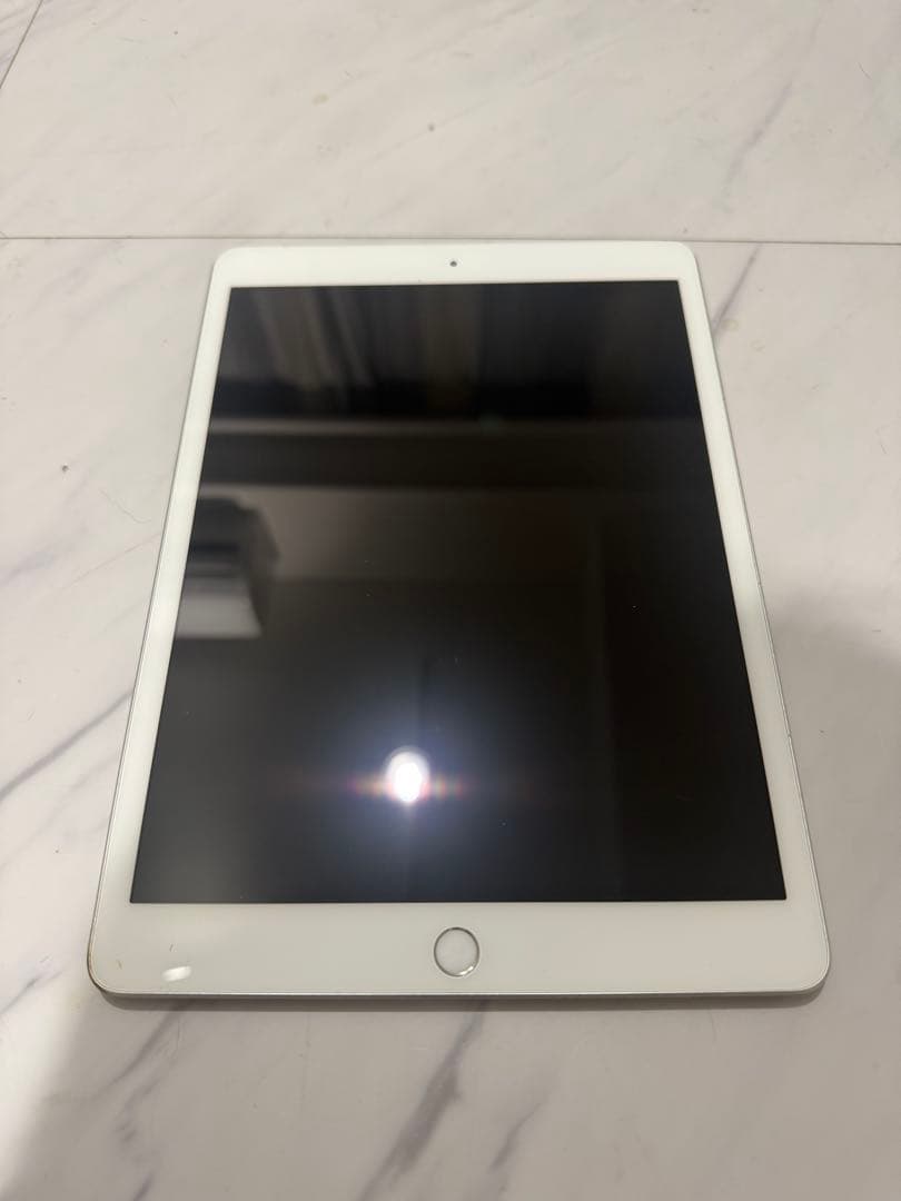 Apple iPad 第8世代 シルバー 32GB