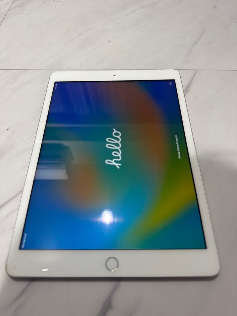 Apple iPad 第8世代 シルバー 32GB