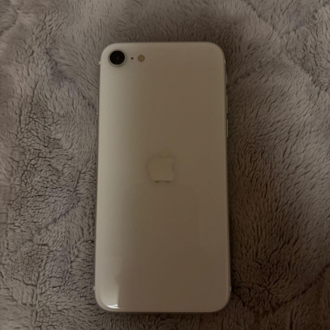 Apple iPhone SE第二世代ホワイト 本体