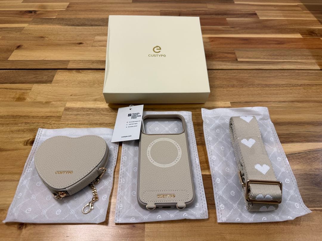 custype ハート型ポーチ付きiPhoneケース　17pro max