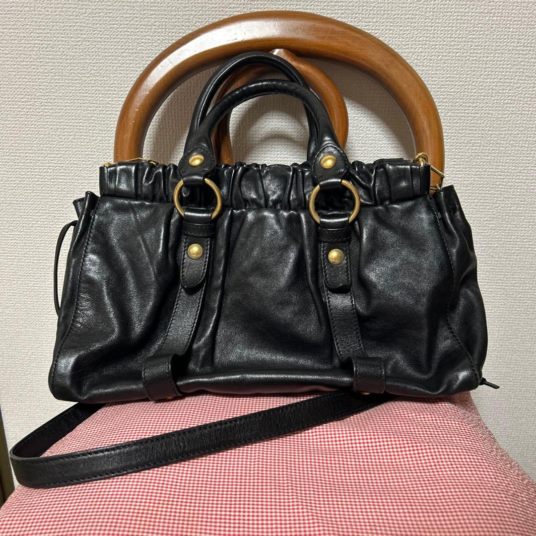 MIU MIU ブラック ハンドバッグ