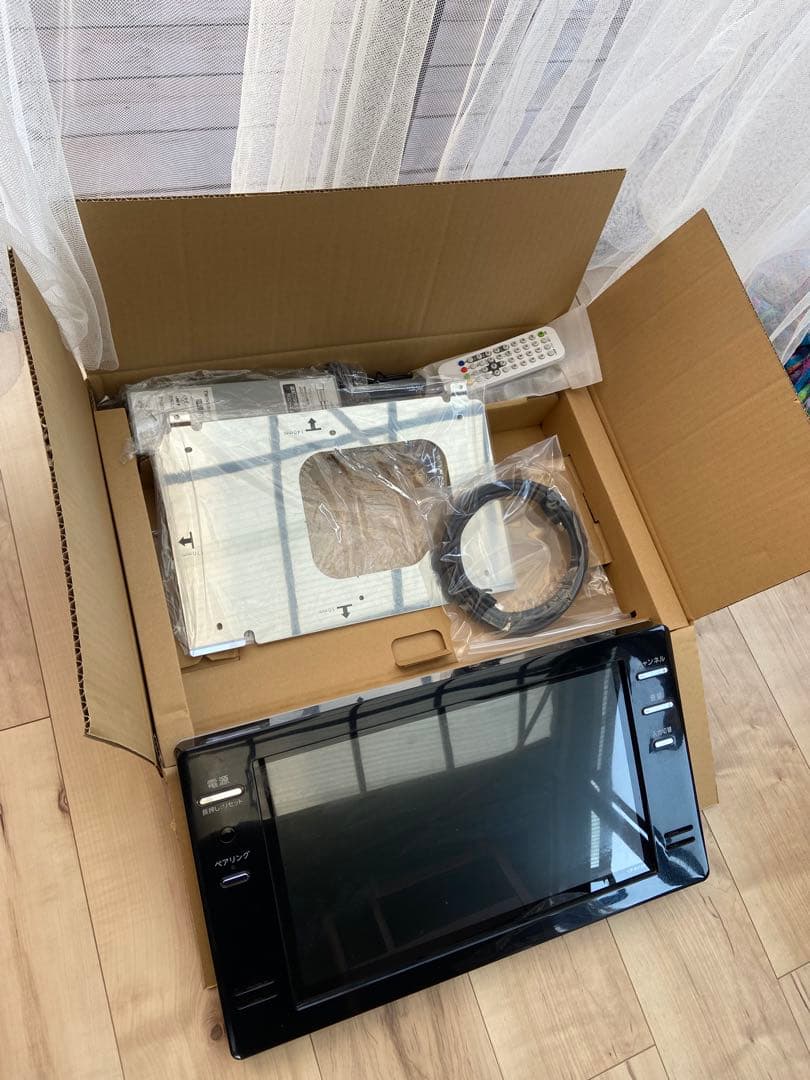 TWINBIRD VB-BS169 16V型液晶テレビ(中古品)