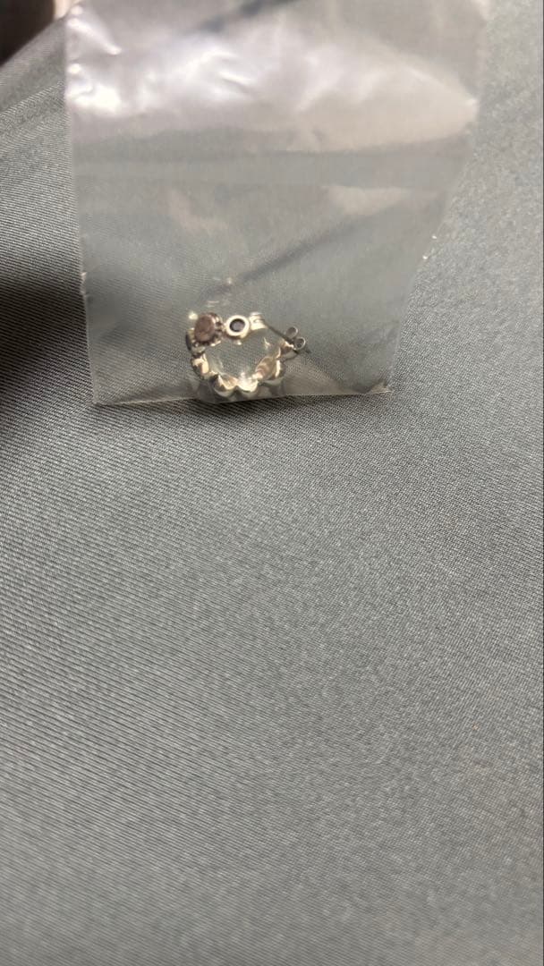 ライオンハート LEO シャープフープピアス　ブラックジルコニア　片耳用