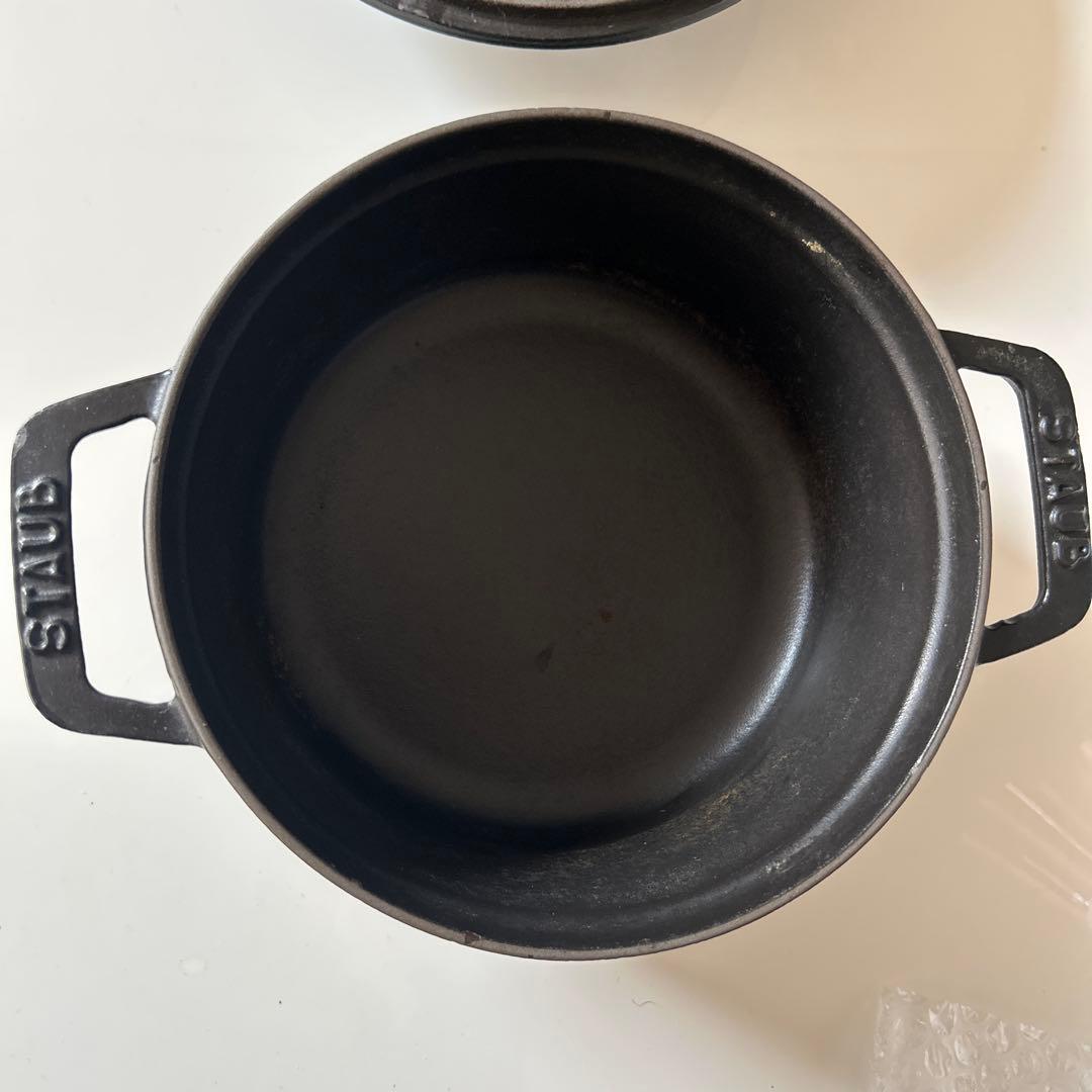 LA COCOTTE ◆ストウブ鍋　STAUB 丸型鋳鉄鍋 18cmブラック