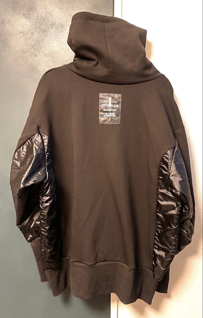 【中古品】SWITCHBLADE ハイネック パーカー