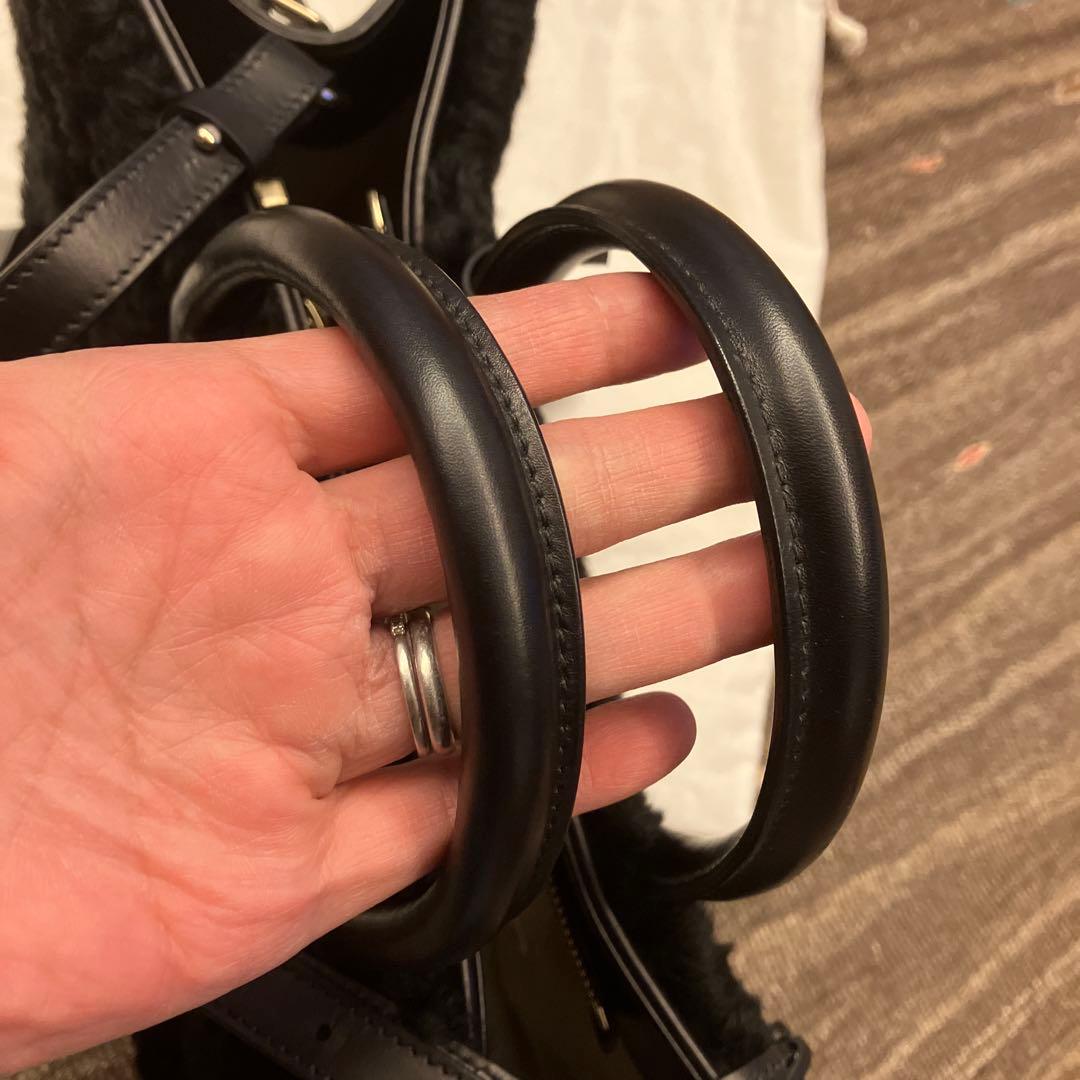 最終値下げ！バレンシアガ　パドロックヌードムートンバッグ