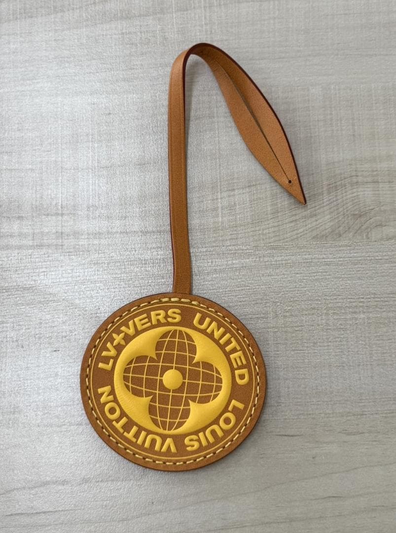 ヴィトン　チャーム　新品