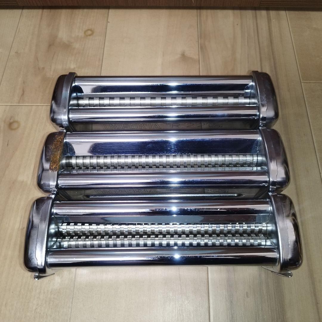 【付属品多数】インペリア　パスタマシン(手動） R‐220　別売カッター付き