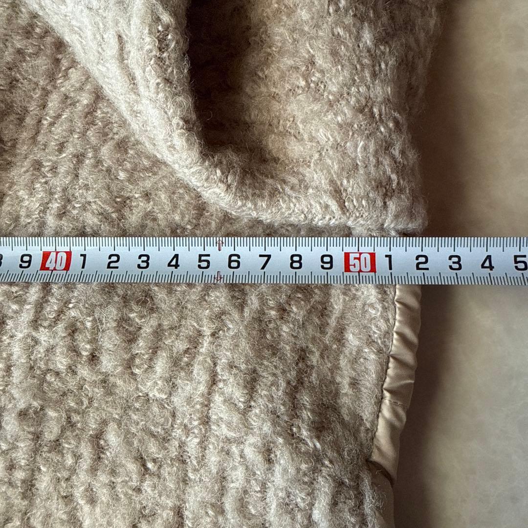 ダーマコレクシン　背中ダウンジャケット？カーディガン　ベージュカラー